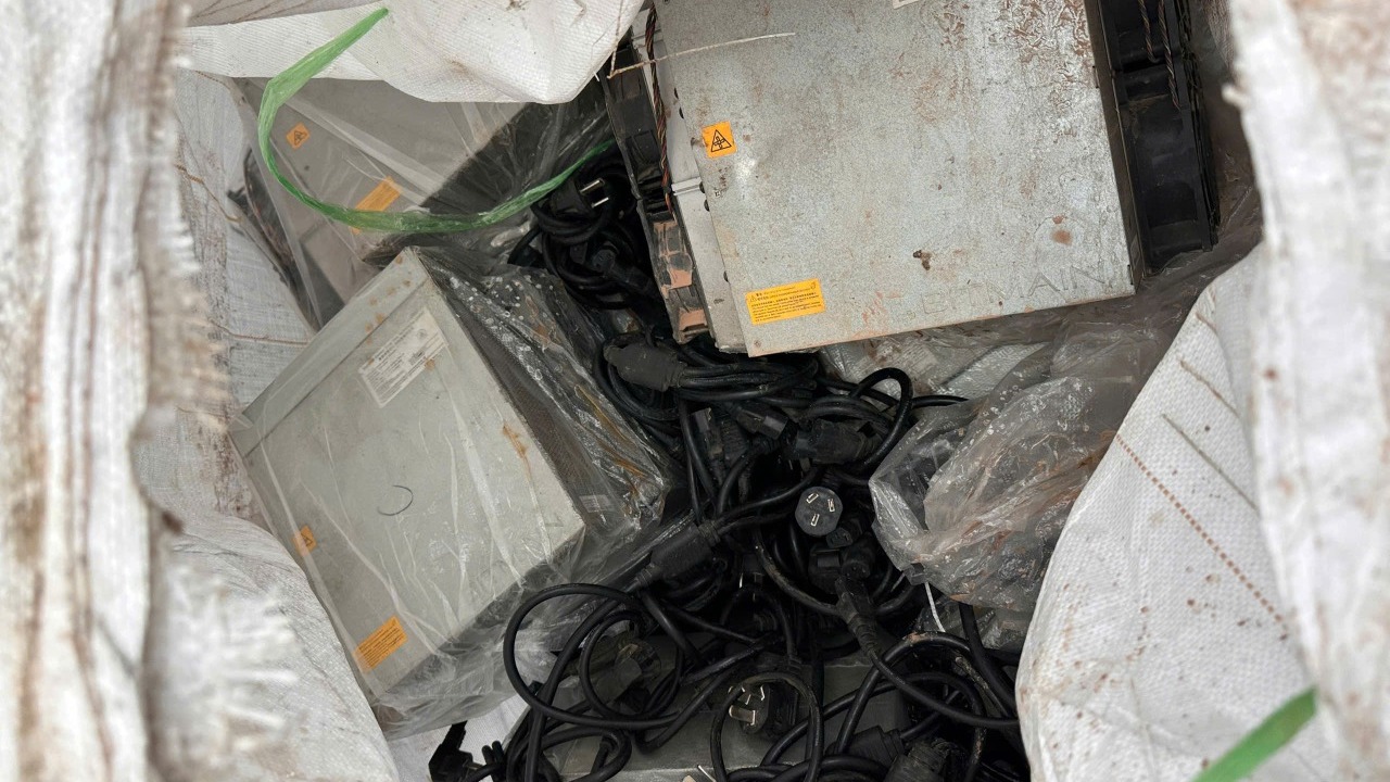 Quảng Trị chặn đứng lô 500 máy đào tiền ảo nhập lậu - Ảnh 2