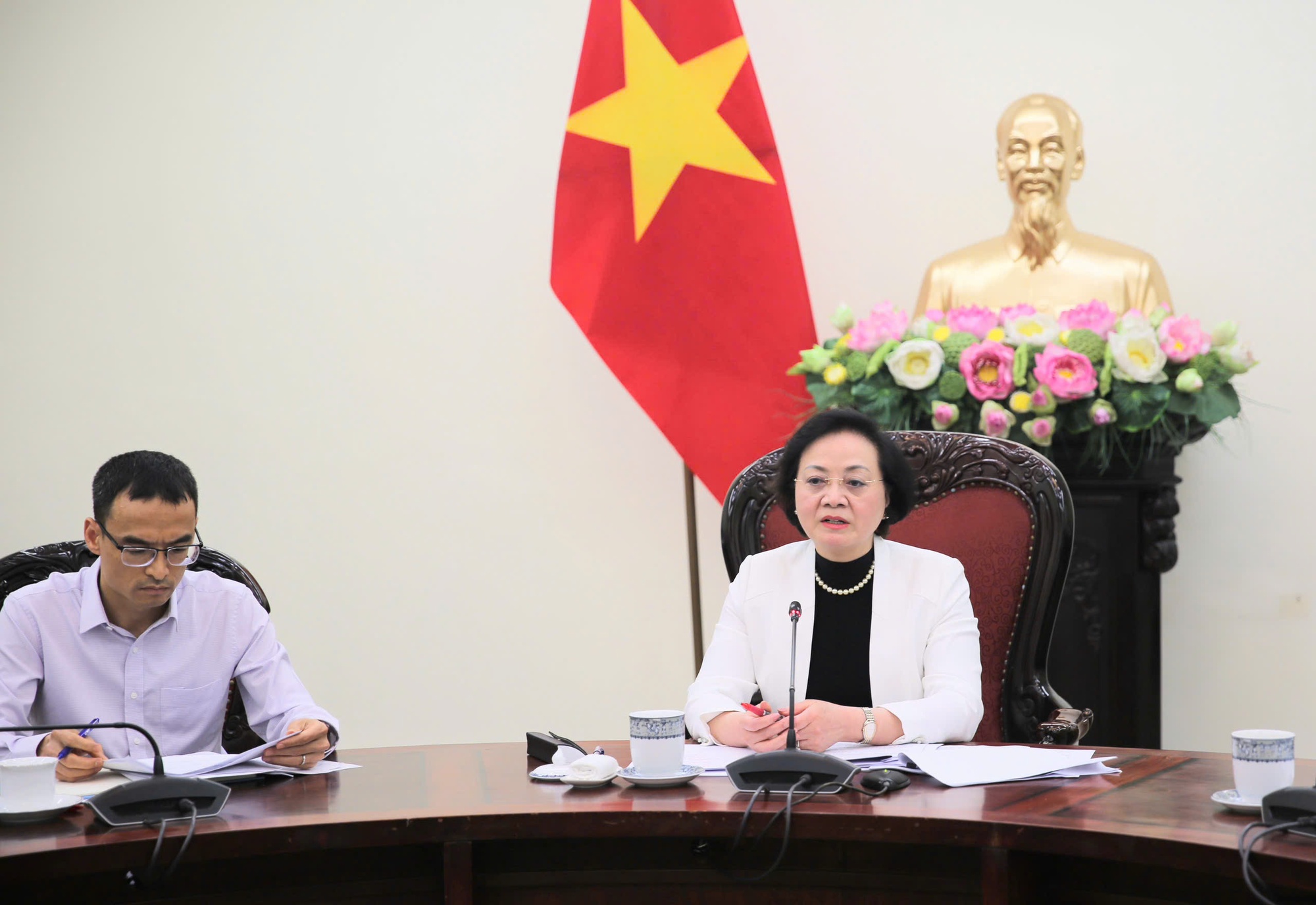 Hoàn thành sắp xếp trường học, trạm y tế cấp xã trước 31/12; lấy ý kiến rộng rãi dự thảo nghị định đánh giá, xếp loại cán bộ, công chức - Ảnh 2