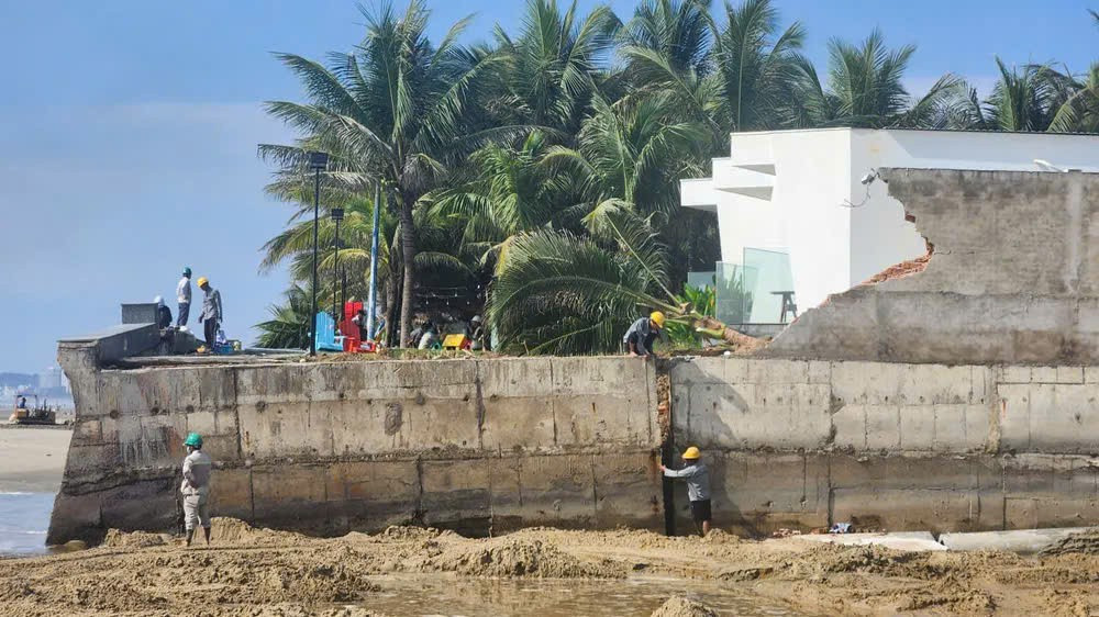 Kè biển dự án nghìn tỷ ở TPHCM bị sập - Ảnh 1