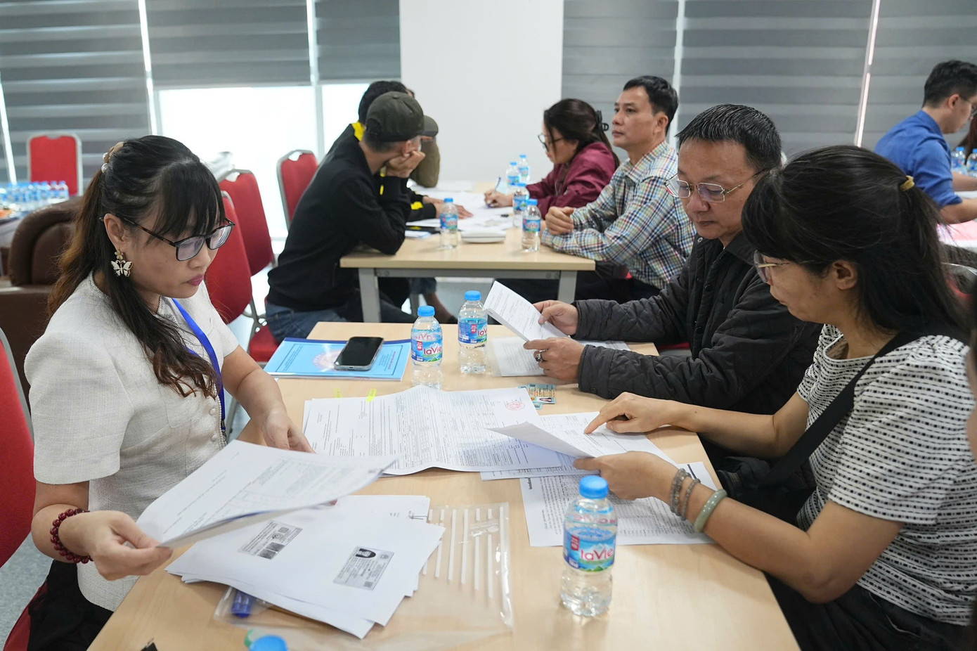 Người dân 'đất kim cương' cạnh hồ Hoàn Kiếm nhận tiền đền bù dự án quảng trường - Ảnh 15