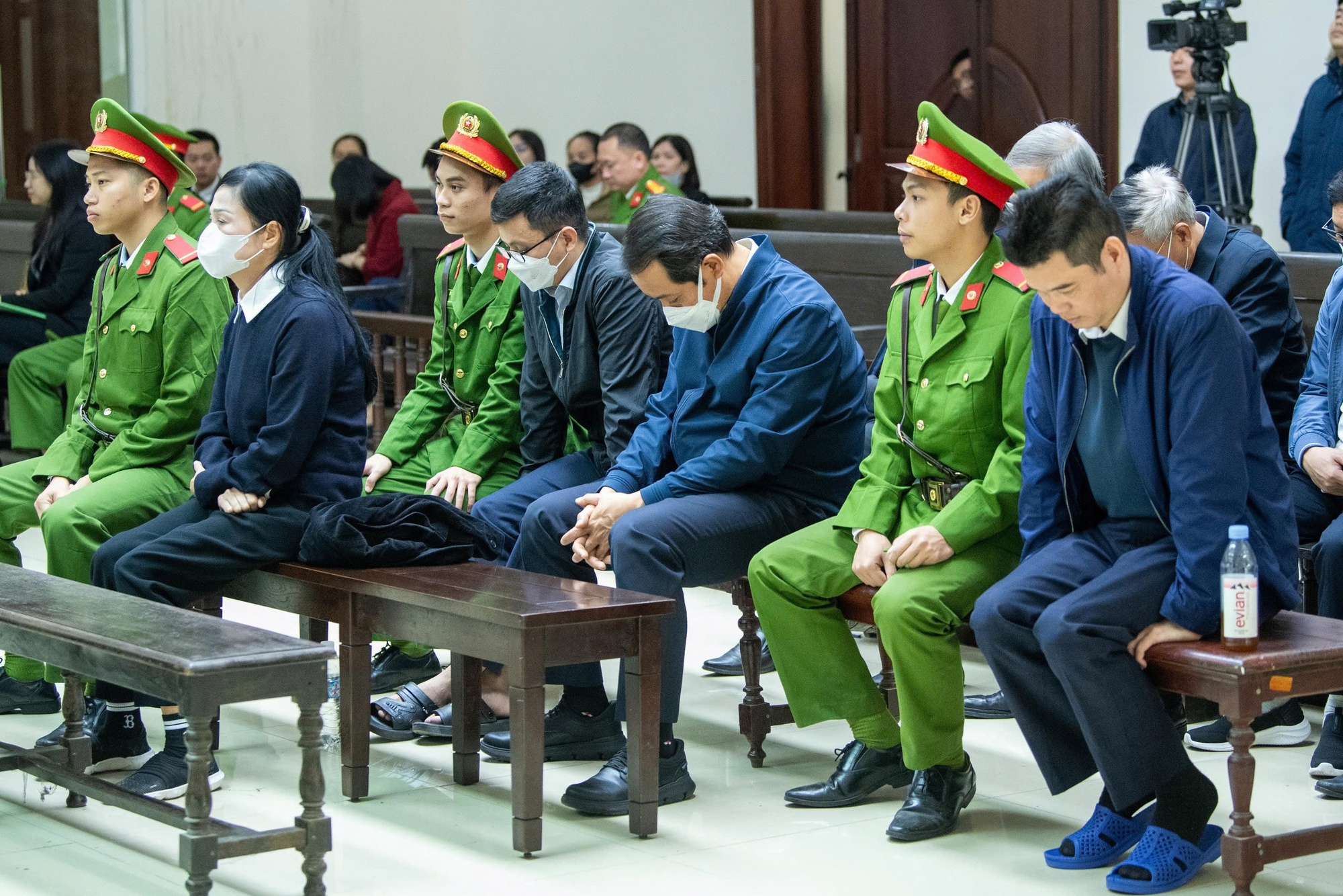 Vụ án Tập đoàn Phúc Sơn: Cựu Bí thư, cựu Chủ tịch Vĩnh Phúc xin nộp thêm tiền dù đã khắc phục đủ - Ảnh 1