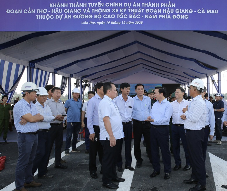 Phó Thủ tướng Trần Hồng Hà thị sát toàn tuyến cao tốc Cần Thơ-Cà Mau trước giờ khánh thành, thông xe kỹ thuật - Ảnh 2