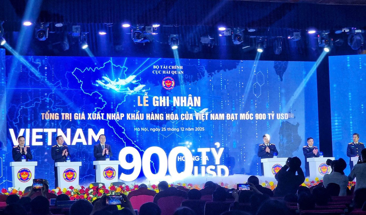 Động lực nào giúp xuất nhập khẩu cán mốc kỷ lục 900 tỷ USD? - Ảnh 1