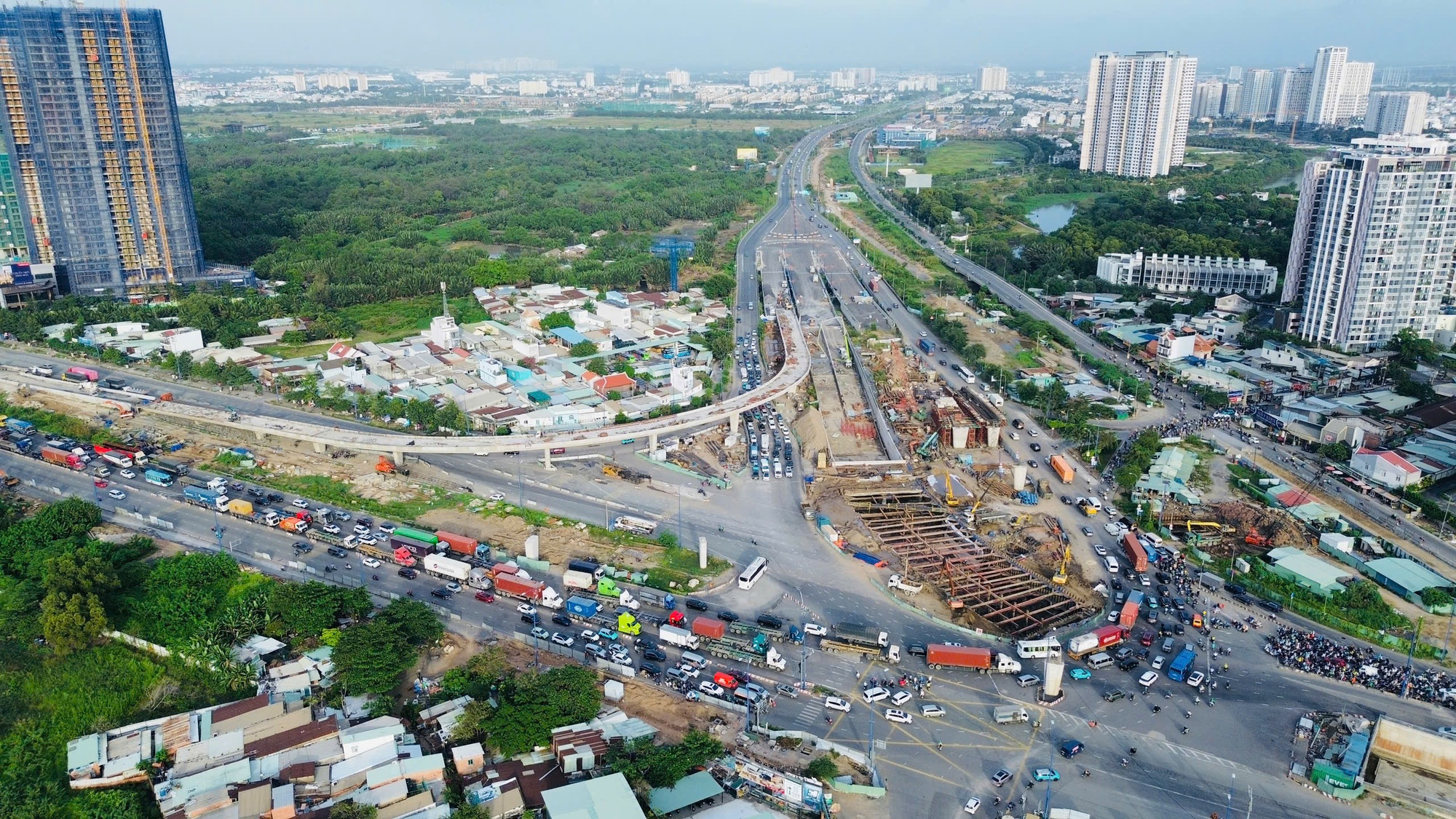 Hình ảnh công trường nút giao An Phú những ngày cuối năm - Ảnh 1