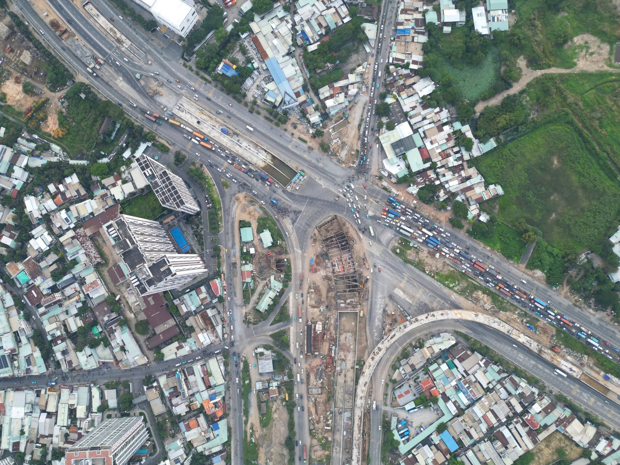 Hình ảnh công trường nút giao An Phú những ngày cuối năm - Ảnh 2