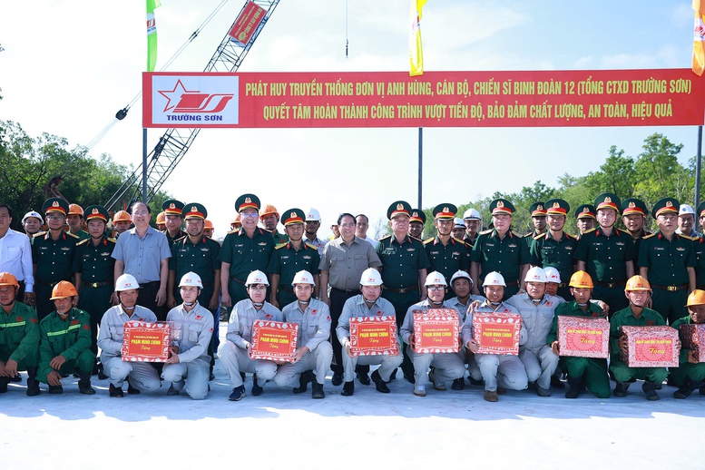 Thủ tướng kiểm tra, đôn đốc một số dự án hạ tầng chiến lược tại Cà Mau - Ảnh 5