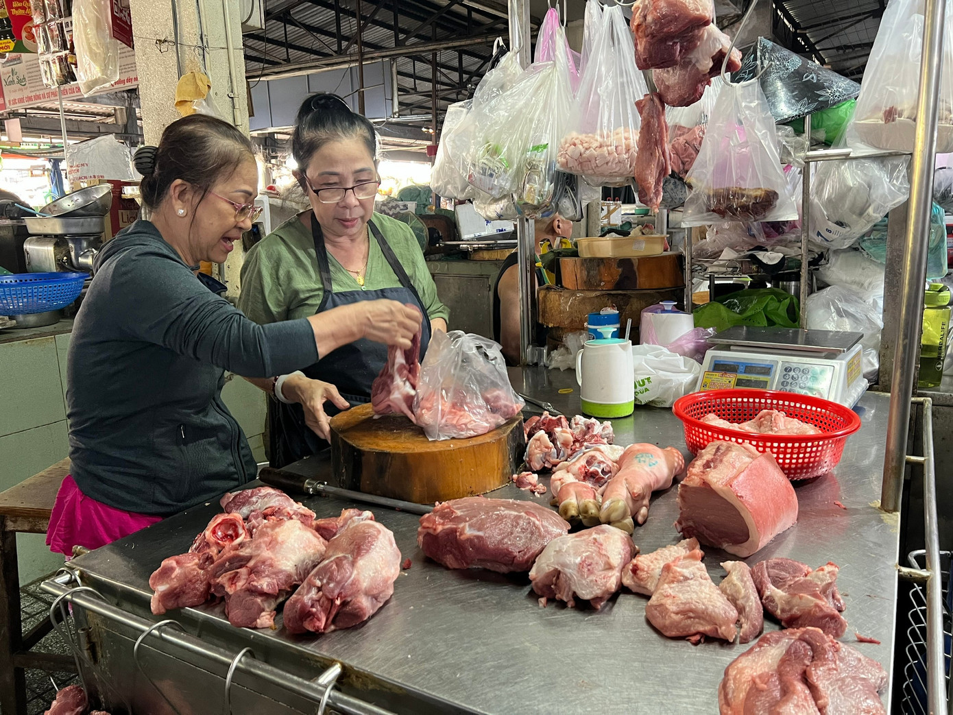 Cuối năm, thịt heo lại tăng 'nóng’ - Ảnh 1