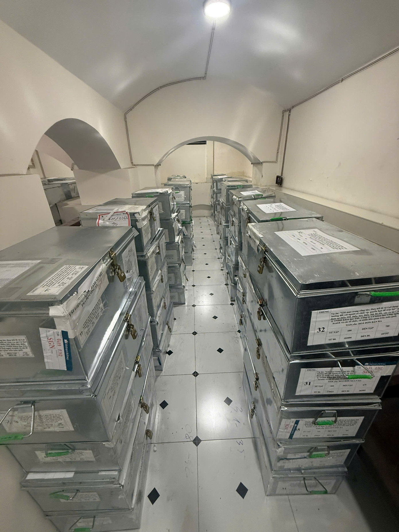 Kho tài liệu chứa 1,5 triệu bút lục vụ án liên quan công ty kiểm định sữa giả Hiup, kẹo Kera - Ảnh 3