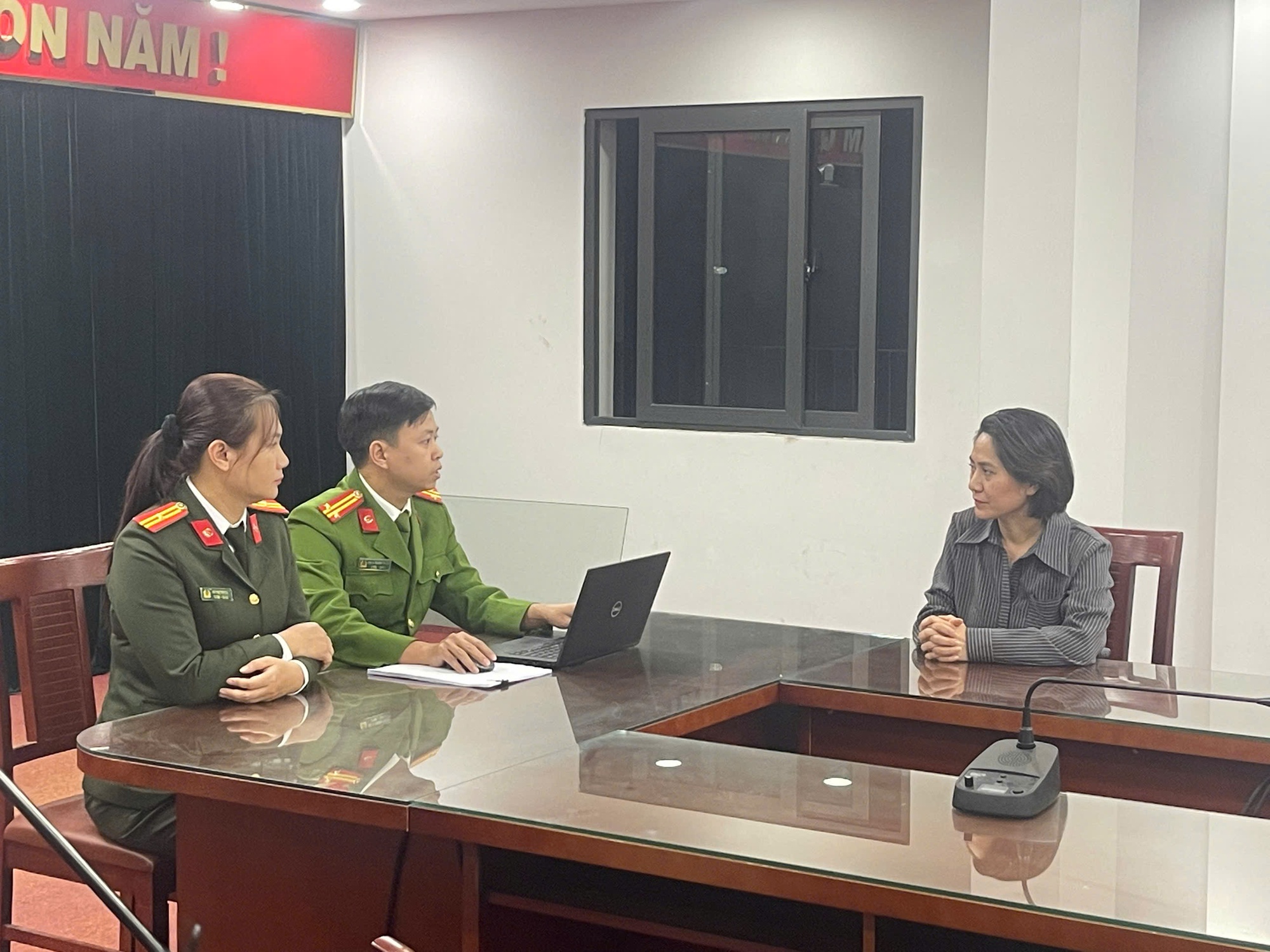 Khởi tố giám đốc công ty tổ chức show “Về đây bốn cánh chim trời” về tội lừa đảo chiếm đoạt tài sản - Ảnh 2