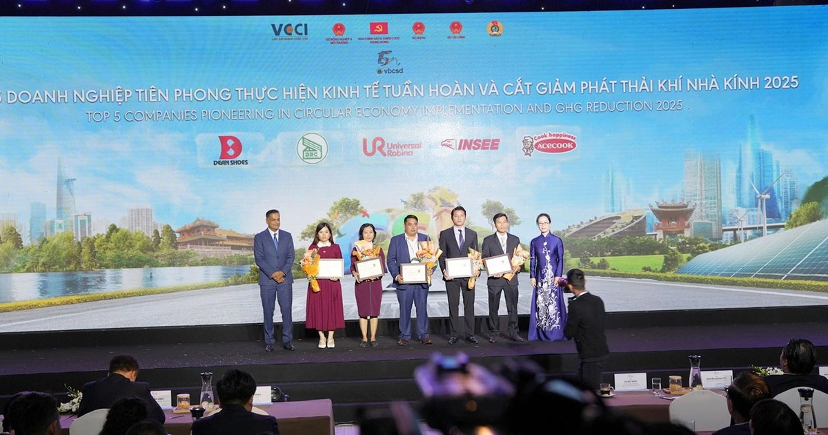 INSEE Việt Nam xuất sắc lập ‘cú đúp’ tại Top 100 CSI 2025