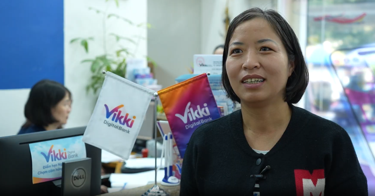 Khách hàng vỡ òa khi trúng vàng từ 'Tiết kiệm Vikki - Trúng vàng ký'