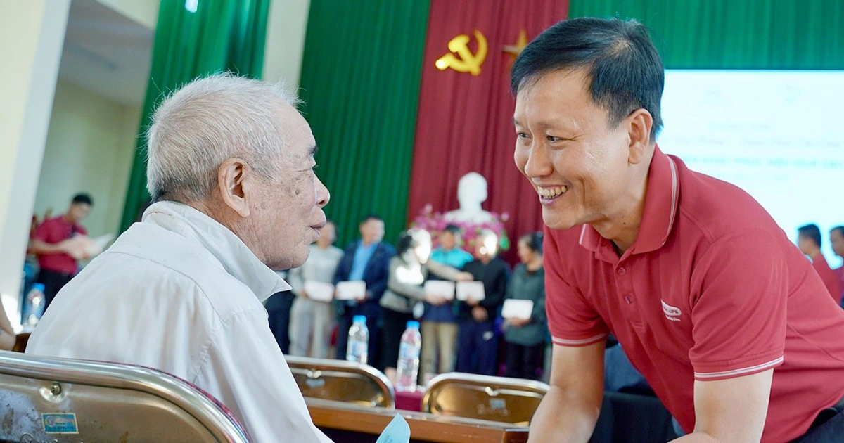 Dai-ichi Life Việt Nam hỗ trợ 3.8 tỉ đồng giúp cuộc sống người dân sau thiên tai