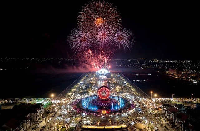 Cả nước tưng bừng đón kỷ nguyên mới - Ảnh 2