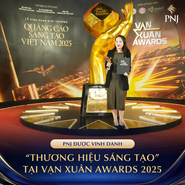 Bà Cao Thị Ngọc Dung được vinh danh ‘Lãnh đạo trọn đời’ tại Vạn Xuân Awards 2025 - Ảnh 2