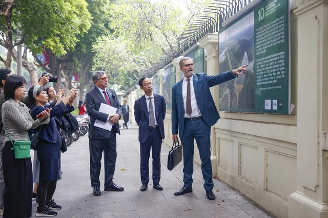 Việt Nam 'siết' hạn ngạch phát thải điện, sắt, thép, xi măng - Ảnh 1