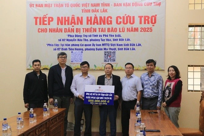 EVNGENCO3 hỗ trợ hơn 7 tỉ đồng cho miền Trung, Tây nguyên sau bão lũ - Ảnh 19