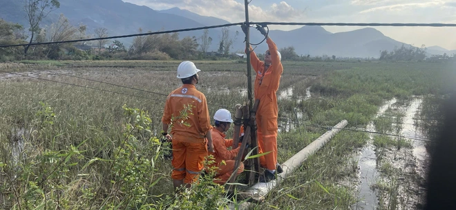 EVNGENCO3 hỗ trợ hơn 7 tỉ đồng cho miền Trung, Tây nguyên sau bão lũ - Ảnh 2