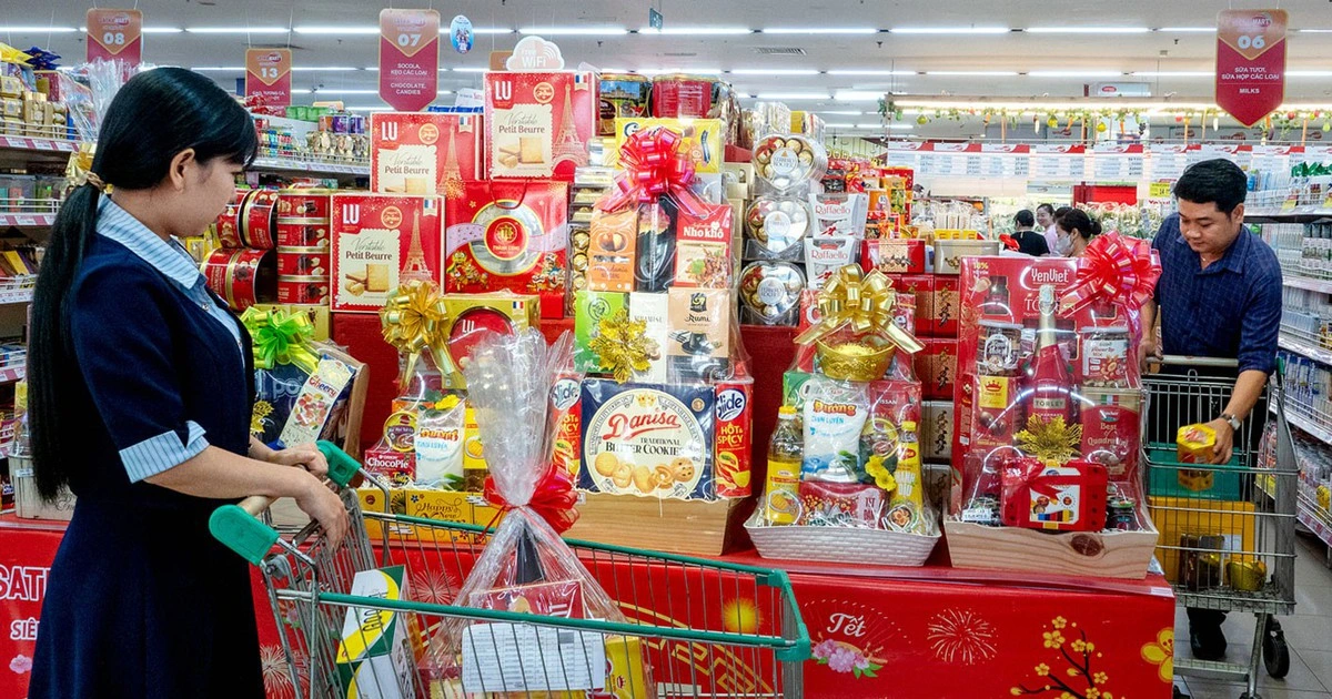 SATRA tung giỏ quà tết Bính Ngọ 2026: Đa dạng, linh hoạt theo yêu cầu khách hàng