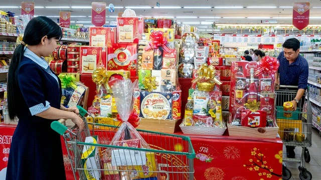 SATRA tung giỏ quà tết Bính Ngọ 2026: Đa dạng, linh hoạt theo yêu cầu khách hàng - Ảnh 1