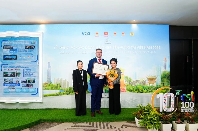 Home Credit vào Top 10 Doanh nghiệp Bền vững thuộc lĩnh vực Thương mại - Dịch vụ - Ảnh 2