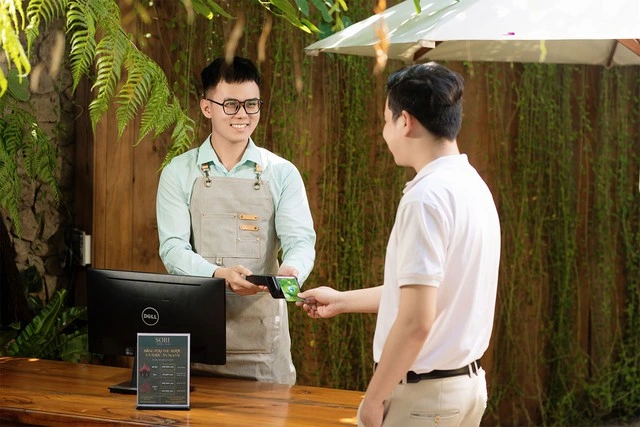 Gói Tài chính Xanh Sacombank vào Top 10 Sản phẩm - Dịch vụ Xanh & Bền vững - Ảnh 2