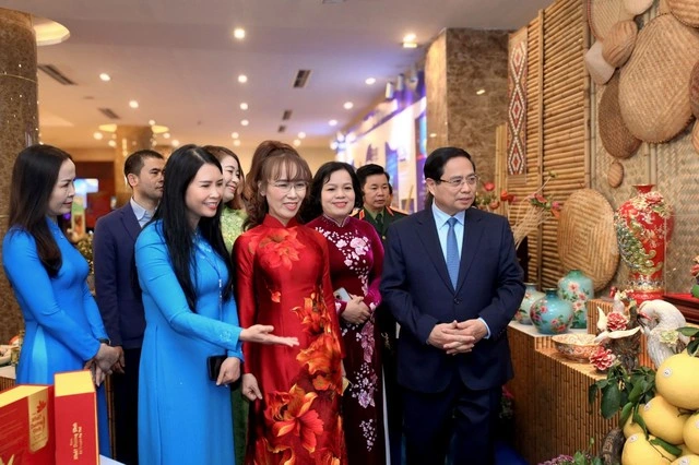 Chung sức, đồng lòng cùng phụ nữ Việt Nam khởi nghiệp, sáng tạo, phát triển kinh tế - Ảnh 3