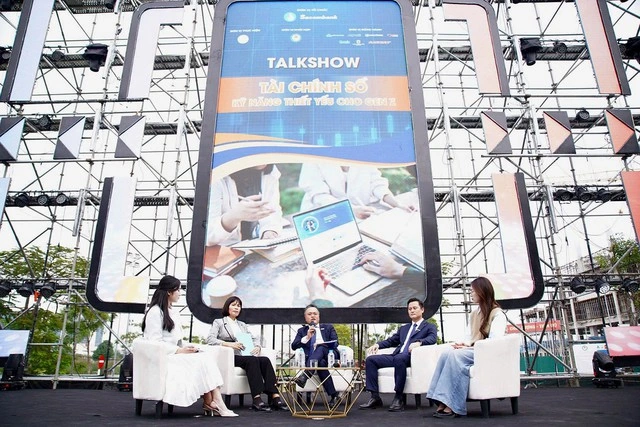 Sacombank lan tỏa tinh thần tài chính thông minh đến thế hệ trẻ qua S-FINFEST 2025 - Ảnh 3