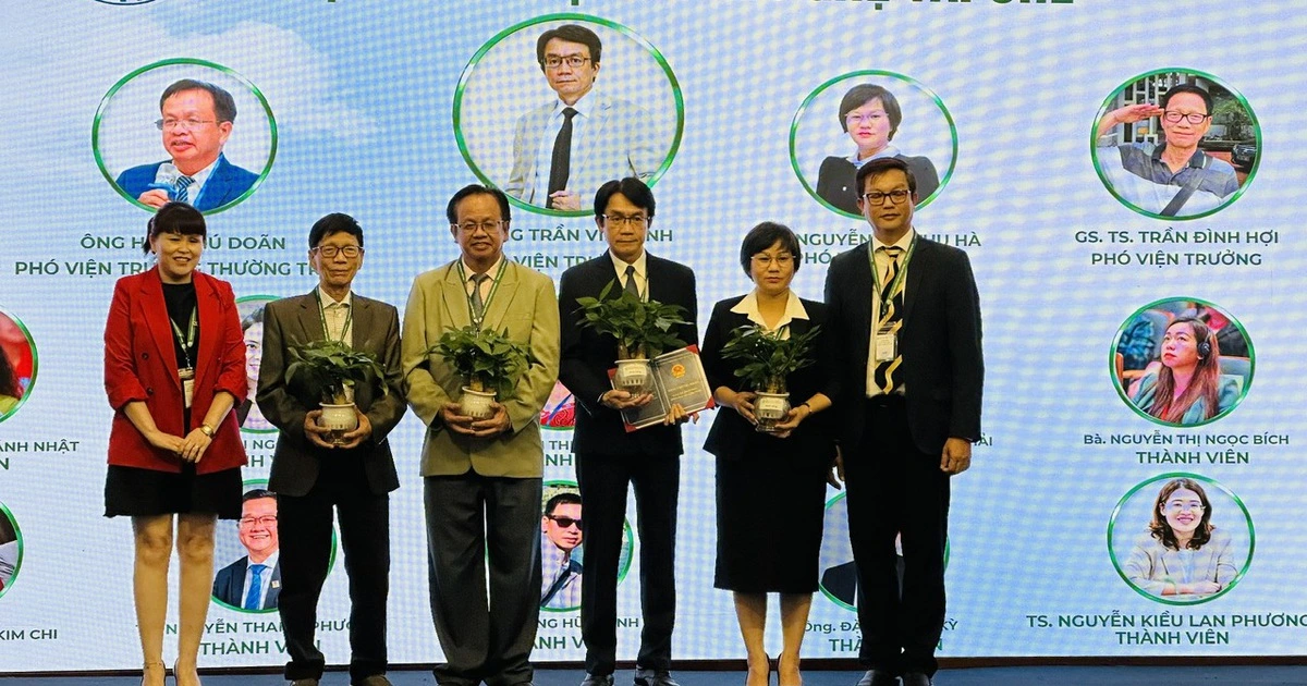 Biến 'gánh ve chai' thành công nghiệp tái chế Việt Nam