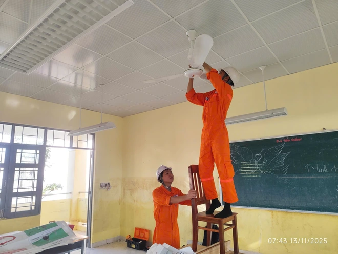 EVNGENCO3 hỗ trợ hơn 7 tỉ đồng cho miền Trung, Tây nguyên sau bão lũ - Ảnh 4