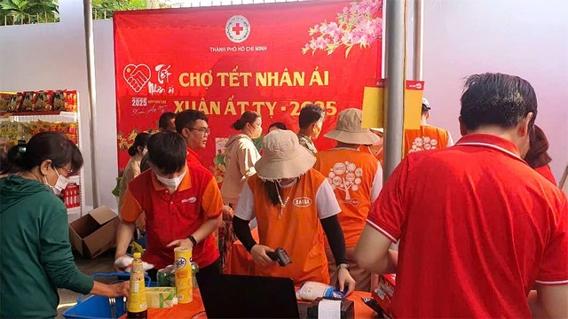 SATRA tung giỏ quà tết Bính Ngọ 2026: Đa dạng, linh hoạt theo yêu cầu khách hàng - Ảnh 3
