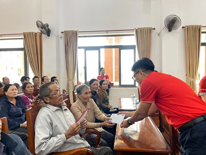 Dai-ichi Life Việt Nam hỗ trợ 3.8 tỉ đồng giúp cuộc sống người dân sau thiên tai - Ảnh 4