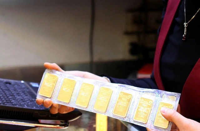 Giá vàng hôm nay 23.12.2025: Vàng tăng lên mức cao kỷ lục - Ảnh 1