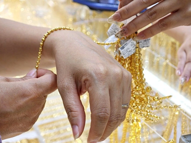 Đến giờ G, chưa có thông tin doanh nghiệp, ngân hàng nhập khẩu vàng - Ảnh 1