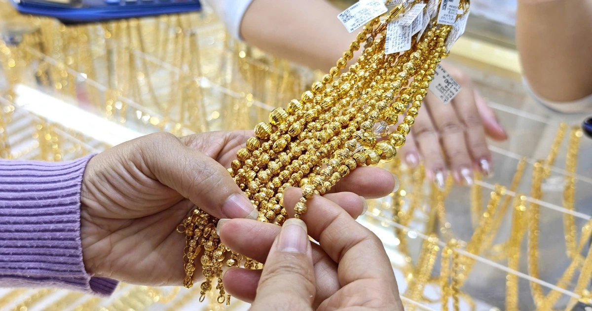 Giá vàng hôm nay 10.12.2025: Tăng gần 1 triệu đồng ngay khi mở cửa