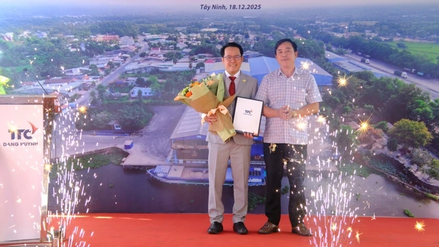 Cảng Bến Kéo chính thức công bố năng lực tiếp nhận phương tiện thủy 2.000 tấn - Ảnh 2