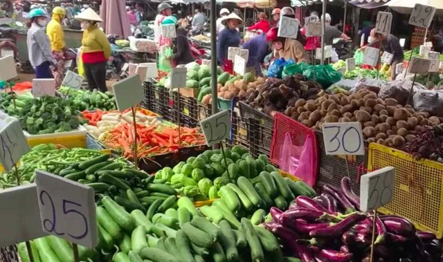 Giá rau củ hạ nhiệt, dần ổn định - Ảnh 1