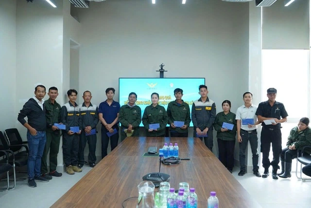 KDI Holdings hỗ trợ 1 tỉ đồng đến đồng bào bị ảnh hưởng lũ lụt tại Khánh Hòa - Ảnh 3