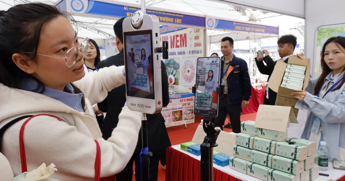 Khai mạc Hội chợ thương mại và du lịch quốc tế Việt - Trung 2025