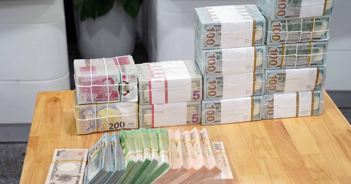 Doanh nghiệp bán ngoại tệ cho ngân hàng không phải lập hóa đơn