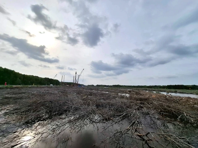 Cà Mau đôn đốc thi công cao tốc Đất Mũi khi giải phóng mặt bằng đạt 95% - Ảnh 2