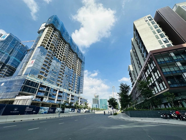 Vì sao 80% nguồn cung bất động sản thuộc về các 'ông lớn'? - Ảnh 1