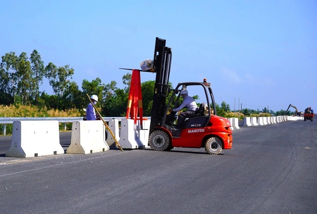 10 ngày ‘chạy’ nước rút trên công trường cao tốc Cần Thơ – Cà Mau - Ảnh 4