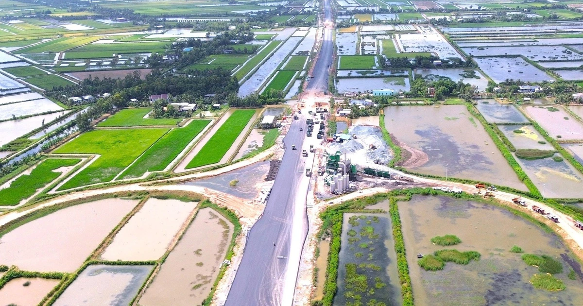 10 ngày ‘chạy’ nước rút trên công trường cao tốc Cần Thơ – Cà Mau