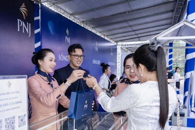 PNJ lan tỏa tinh thần ‘Sống đẹp’ tại Ngày hội nữ công nhân - Ảnh 3