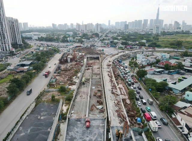 Nút giao lớn nhất TP.HCM lại trễ hẹn, tết này khu Đông vẫn khó thoát kẹt xe - Ảnh 2