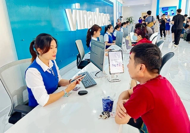 VNPT TP.HCM triển khai điểm giao dịch không giấy tờ - Ảnh 1