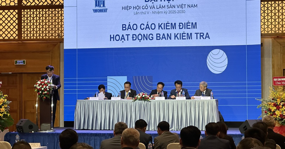 Ngành gỗ Việt Nam chuyển từ gia công sang tự thiết kế và xây dựng thương hiệu