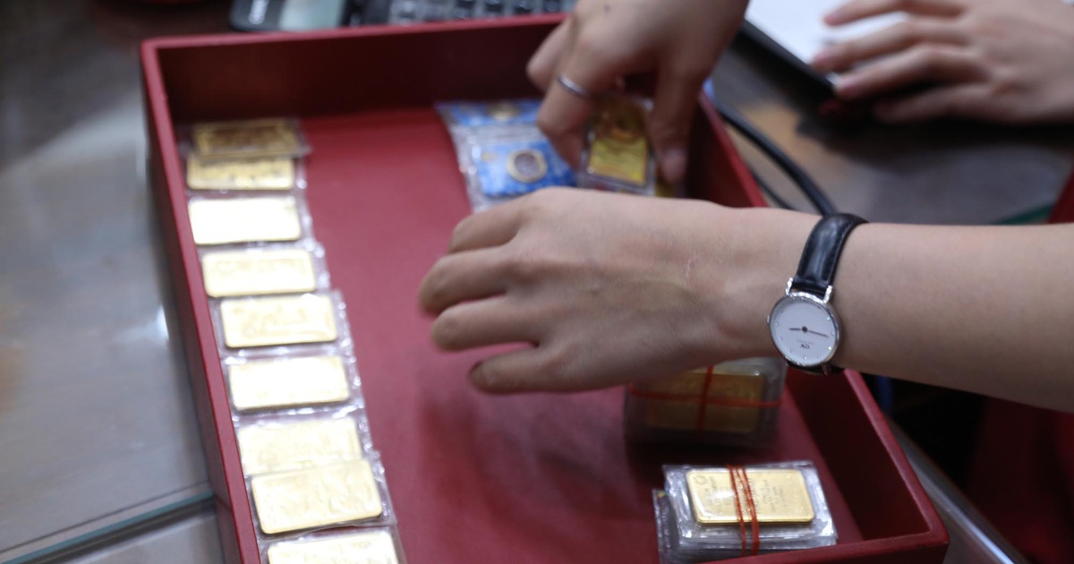 Giá vàng hôm nay 25.12.2025: Lao dốc 1 triệu đồng từ đỉnh kỷ lục