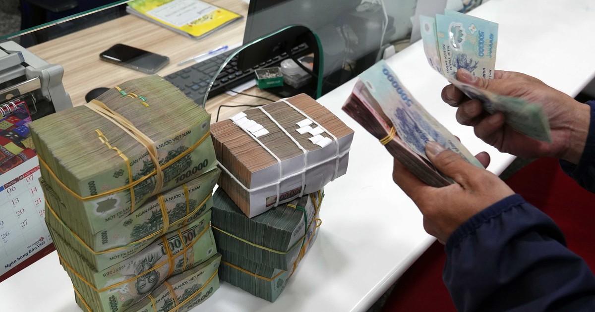 Người làm công ăn lương nộp thuế thu nhập cá nhân ra sao?