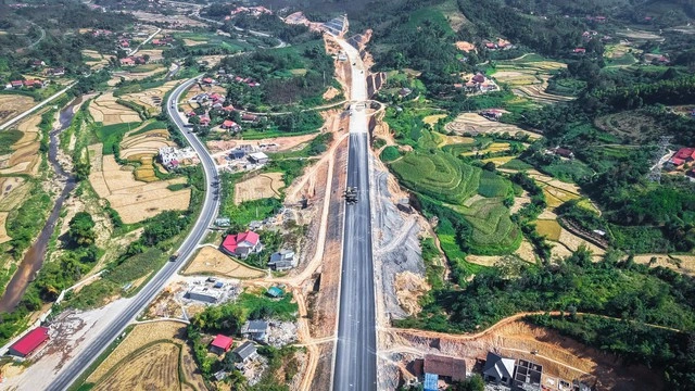 Hai cao tốc tại Lạng Sơn và Cao Bằng 'chạy nước rút' thông tuyến vào 19.12 - Ảnh 1